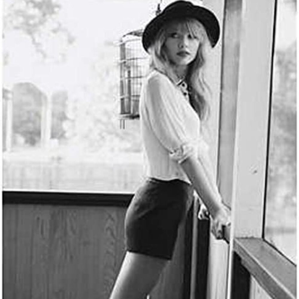 Authentic 2012 Taylor Swift "22 Hat" Poster | 22x34 Black & White | Red Era